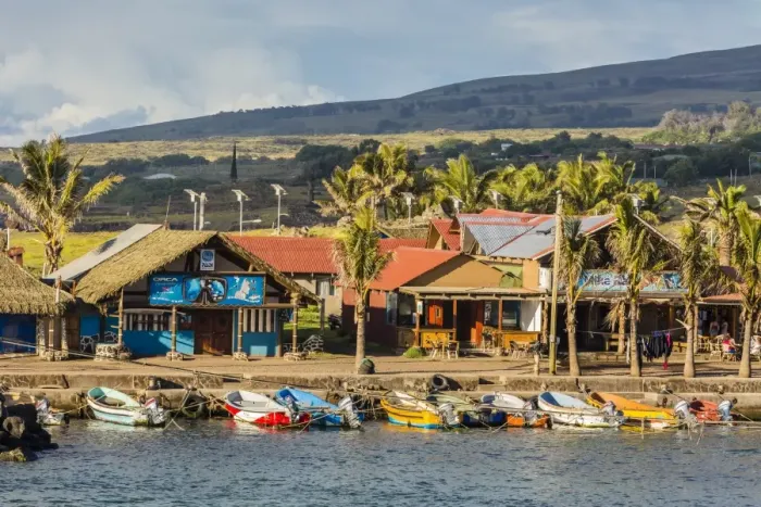 Framed Print : The harbor at Hanga Roa on Easter Island (Isla de Pascua) (Rapa Nui), Chile, South America Framed Print : The harbor at Hanga Roa on Easter Island (Isla de Pascua) (Rapa Nui), Chile, South America