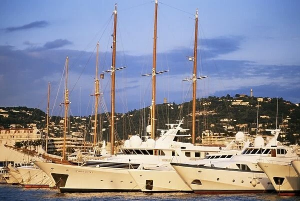 Harbour, Cannes, Alpes-Maritimes, Cote d Azur, French Riviera, Provence