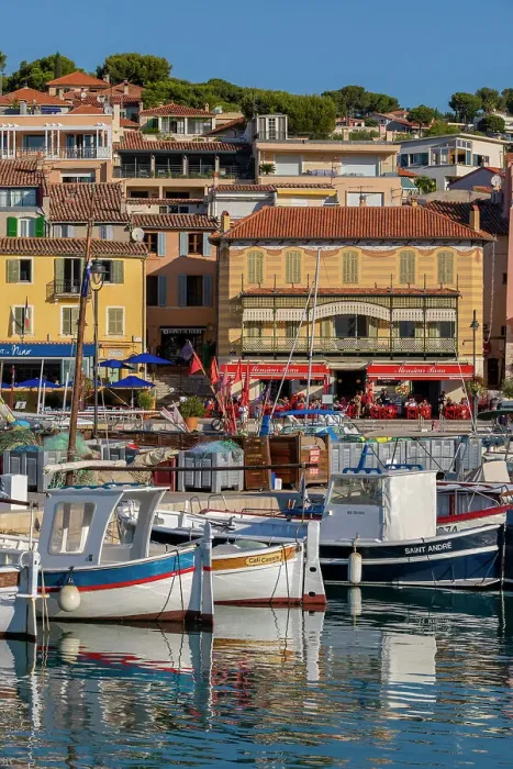 Framed Print : The Harbour at Cassis, Cassis, Provence-Alpes-Cote d'Azur, France, Western Europe Framed Print : The Harbour at Cassis, Cassis, Provence-Alpes-Cote d'Azur, France, Western Europe