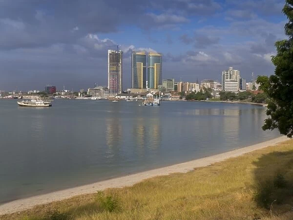 Harbour with city skyline, Dar es Salaam, Tanzania, East Africa, Africa