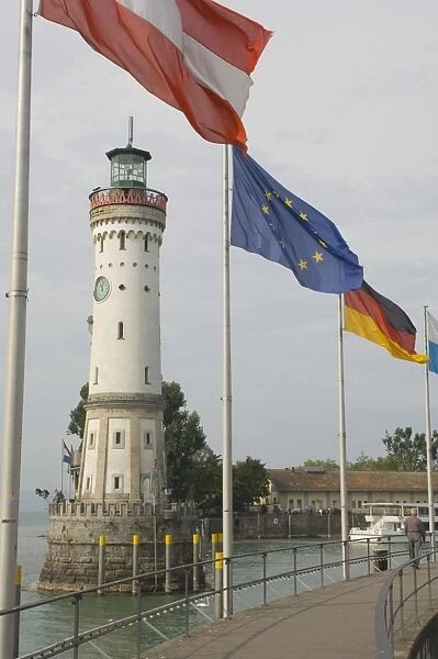 Harbour lighthouse and lion