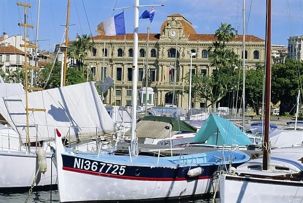 Harbour and town hall, Cannes, Cote d Azur, Alpes-Maritimes, Provence, France