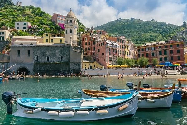 Harbour at Vernazza, Cinque Terre, UNESCO World Heritage Site, Liguria, Italian Riviera