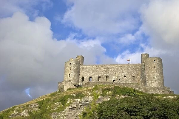 Harlech Castle in summer sunshine, UNESCO World Heritage Site, Gwynedd, Wales, United Kingdom, Europe