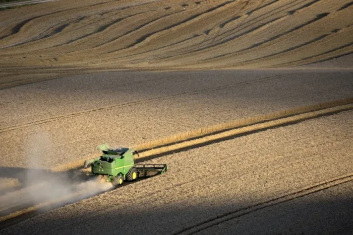 Framed Print : Harvesting wheat with combine harvester, near Winchester, Hampshire, England, United Kingdom Framed Print : Harvesting wheat with combine harvester, near Winchester, Hampshire, England, United Kingdom