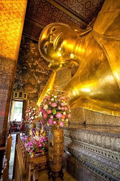 Head of reclining Buddha, Wat Pho, Bangkok, Thailand, Southeast Asia, Asia