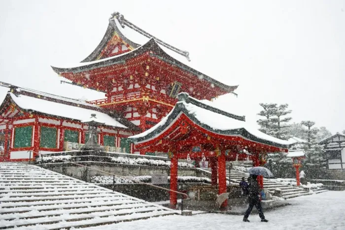 Framed Print : Heavy snow on Fushimi Inari Shrine, Kyoto, Japan, Asia Framed Print : Heavy snow on Fushimi Inari Shrine, Kyoto, Japan, Asia
