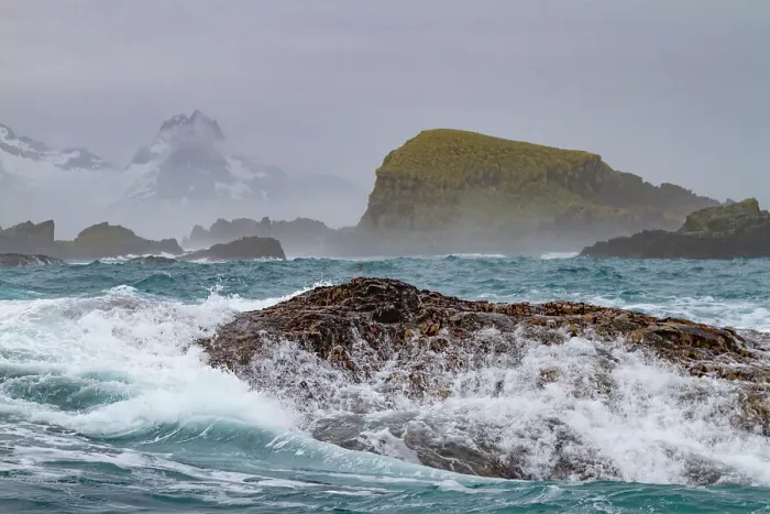 Framed Print : Heavy surf at Cape Rosa in King Haakon Bay, South Georgia Island, Polar Regions Framed Print : Heavy surf at Cape Rosa in King Haakon Bay, South Georgia Island, Polar Regions