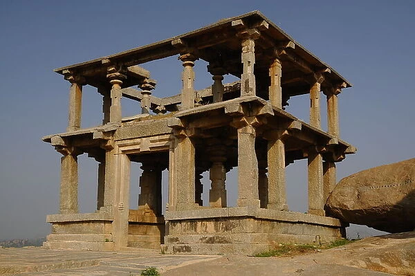 Hemakuta Hill Temple, Hampi, UNESCO World Heritage Site, Karnataka, India, Asia