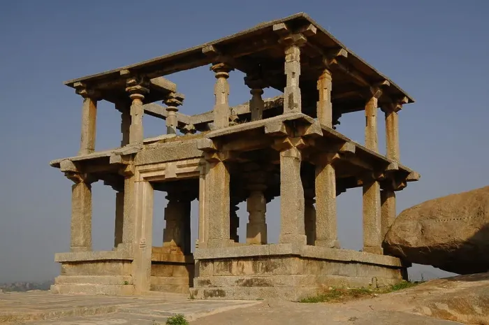 Framed Print : Hemakuta Hill Temple, Hampi, UNESCO World Heritage Site, Karnataka, India, Asia Framed Print : Hemakuta Hill Temple, Hampi, UNESCO World Heritage Site, Karnataka, India, Asia