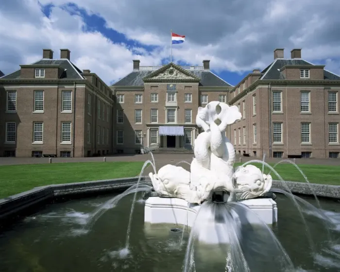 Framed Print : Het Loo Palace Framed Print : Het Loo Palace