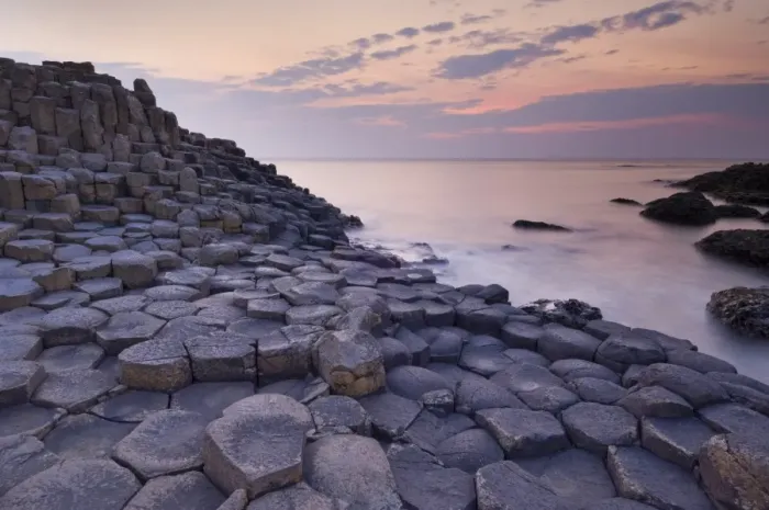 Framed Print : Hexagonal basalt columns of the Giants Causeway, UNESCO World Heritage Site
