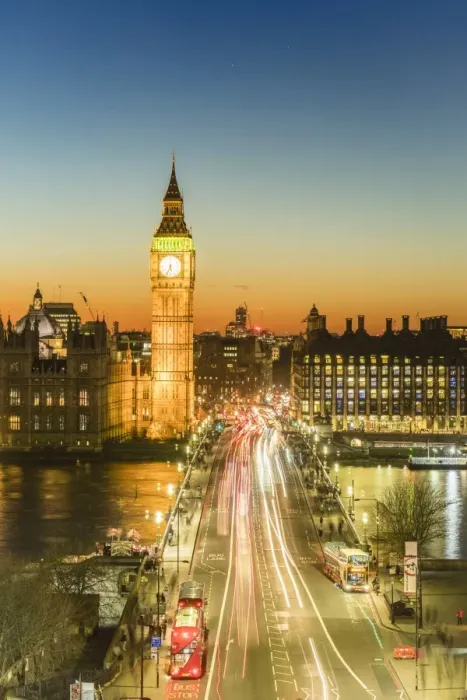 Framed Print : High angle view of Big Ben, the Palace of Westminster and Westminster Bridge at dusk Framed Print : High angle view of Big Ben, the Palace of Westminster and Westminster Bridge at dusk