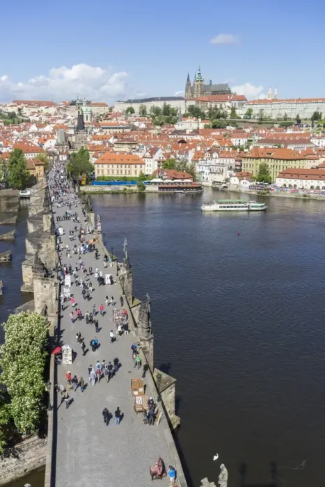 Framed Print : High angle view of Charles Bridge looking towards the Castle District, Royal Palace and St Framed Print : High angle view of Charles Bridge looking towards the Castle District, Royal Palace and St