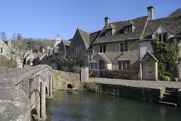 High Street and bridge over the Bybrook River, Castle Combe, Wiltshire, Engalnd, United Kingdom, Europe