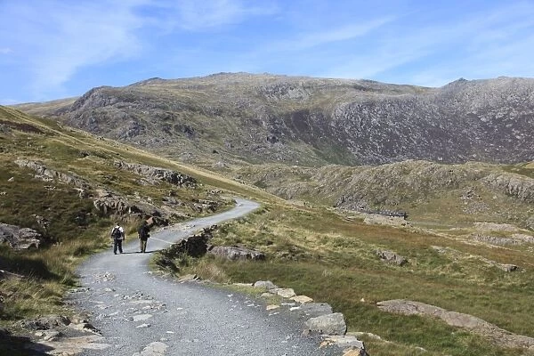 Hikers, Miners Track, one of the paths to summit of Mount Snowdon, Snowdonia National Park
