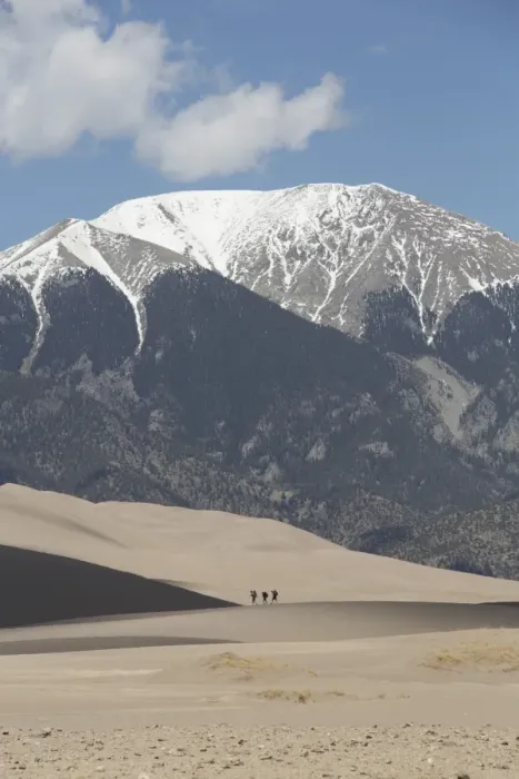 Framed Print : Hikers on the sand dunes, Great Sand Dunes National Park and Preserve, with Sangre Cristo Mountains in the background, Colorado, United States of America, North America Framed Print : Hikers on the sand dunes, Great Sand Dunes National Park and Preserve, with Sangre Cristo Mountains in the background, Colorado, United States of America, North America
