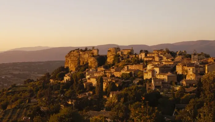 Framed Print : The hill top village of Saignon at sunset, Provence, France, Europe Framed Print : The hill top village of Saignon at sunset, Provence, France, Europe