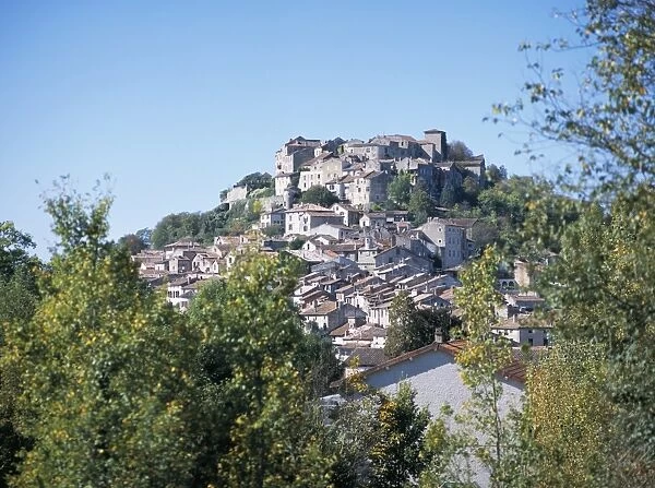 Hilltop bastide town of Cordes sur Ciel, northwest of Albi, Midi-Pyrenees, France, Europe