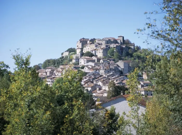 Framed Print : Hilltop bastide town of Cordes sur Ciel, northwest of Albi, Midi-Pyrenees, France, Europe Framed Print : Hilltop bastide town of Cordes sur Ciel, northwest of Albi, Midi-Pyrenees, France, Europe