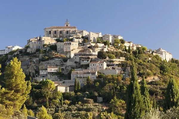 Hilltop village of Gordes, Provence, Provence-Alpes-Cote d Azur, Southern France