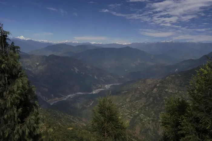 Framed Print : The Himalayan range and the River Tista seen from the Darjeeling to Gangtok road Framed Print : The Himalayan range and the River Tista seen from the Darjeeling to Gangtok road