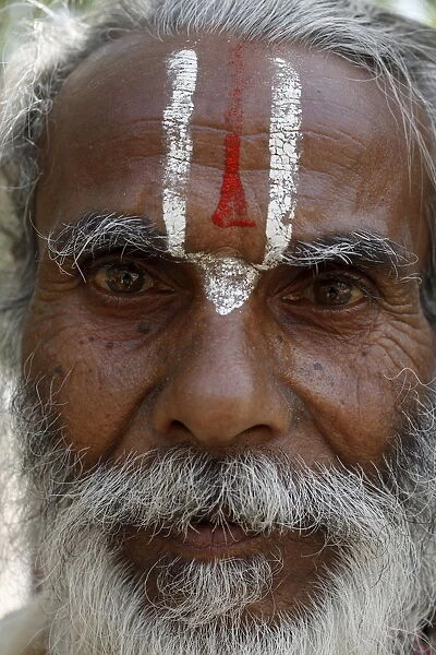 Hindu pilgrim from Jharkand wearing the trident-shaped mark worn by the devotees of