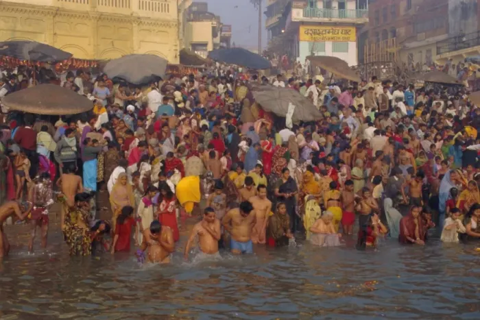 Framed Print : Hindu religious morning rituals in the Ganges (Ganga) River Framed Print : Hindu religious morning rituals in the Ganges (Ganga) River