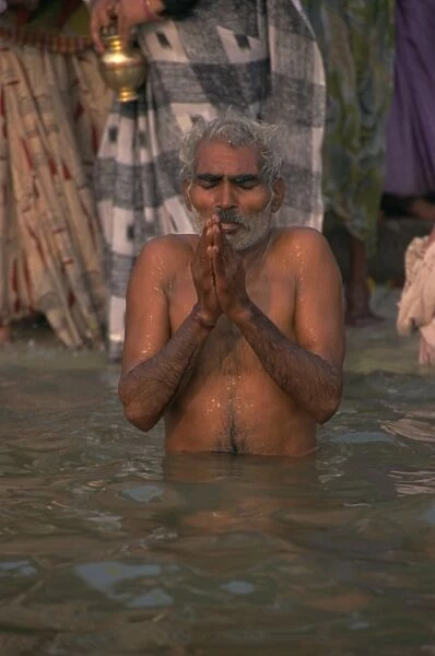 Hindu religious rites in the holy River Ganges (Ganga)