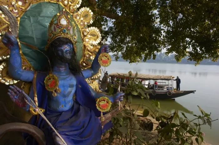 Framed Print : Hindu statue and the Hooghly River, part of the Ganges River, West Bengal, India, Asia Framed Print : Hindu statue and the Hooghly River, part of the Ganges River, West Bengal, India, Asia