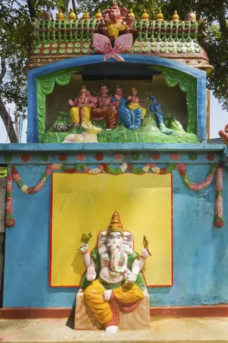 Framed Print : Hindu temple to elephant headed deity Ganesh and his family above, Shiva Framed Print : Hindu temple to elephant headed deity Ganesh and his family above, Shiva