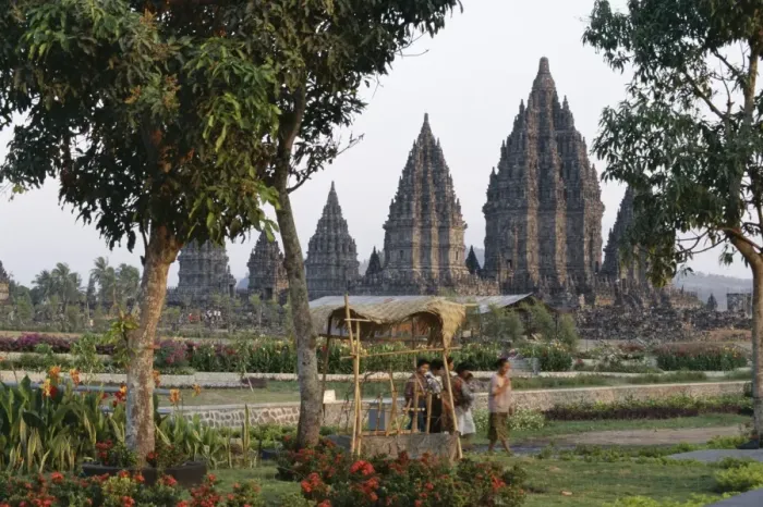 Framed Print : Hindu temples at Prambanan Framed Print : Hindu temples at Prambanan