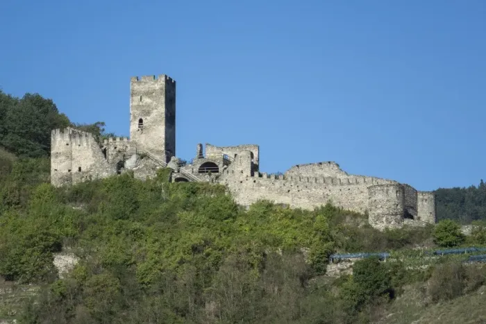 Framed Print : Hinterhaus castle ruins, Spitz, Wachau Valley, UNESCO World Heritage Site, Lower Austria Framed Print : Hinterhaus castle ruins, Spitz, Wachau Valley, UNESCO World Heritage Site, Lower Austria