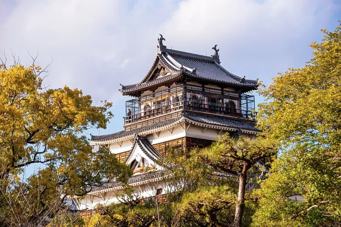 Framed Print : Hiroshima Castle main tower in yellow autumnal leaves. Hiroshima, Japan Framed Print : Hiroshima Castle main tower in yellow autumnal leaves. Hiroshima, Japan