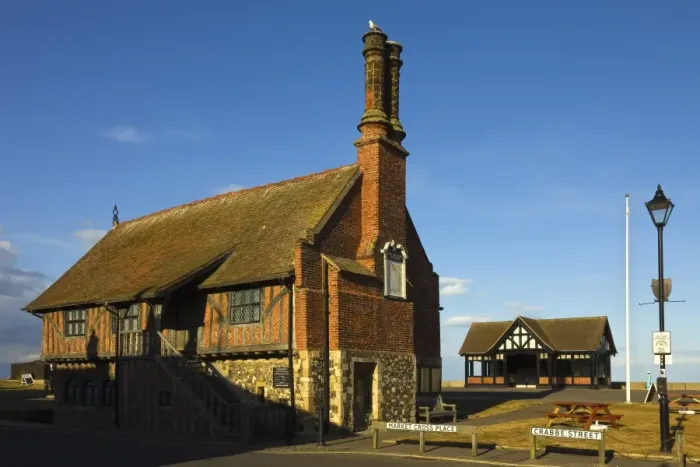 Framed Print : The historic 16th century Moot Hall, a Grade I listed building, formerly a meeting hall, now a museum, Aldeburgh, Suffolk, England, United Kingdom, Europe Framed Print : The historic 16th century Moot Hall, a Grade I listed building, formerly a meeting hall, now a museum, Aldeburgh, Suffolk, England, United Kingdom, Europe