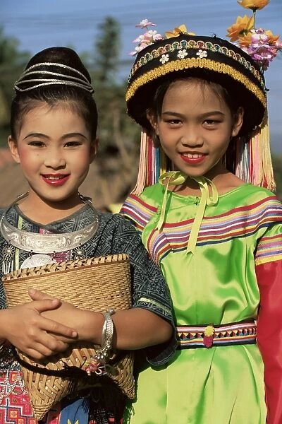 Hmong and Lisu children in traditional dress