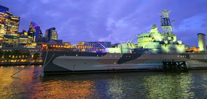 Framed Print : HMS Belfast and London skyline at dusk, London, England, United Kingdom, Europe Framed Print : HMS Belfast and London skyline at dusk, London, England, United Kingdom, Europe
