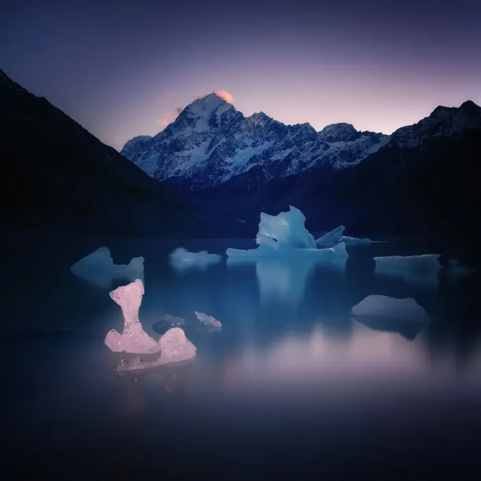 Framed Print : Hooker Glacier Lake, Mount Cook (Aoraki), Hooker Valley Trail, UNESCO World Heritage Site Framed Print : Hooker Glacier Lake, Mount Cook (Aoraki), Hooker Valley Trail, UNESCO World Heritage Site