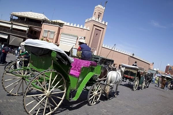 Horse and carriage, Place Jemaa El Fna, Marrakesh, Morocco, North Africa, Africa