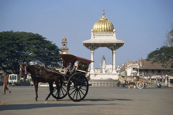 Horse and cart, Mysore, Karnataka state, India, Asia