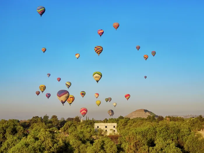 Framed Print : Hot air balloons flying over the Pyramid of the Sun at sunrise, aerial view, Teotihuacan, Mexico State, Mexico Framed Print : Hot air balloons flying over the Pyramid of the Sun at sunrise, aerial view, Teotihuacan, Mexico State, Mexico