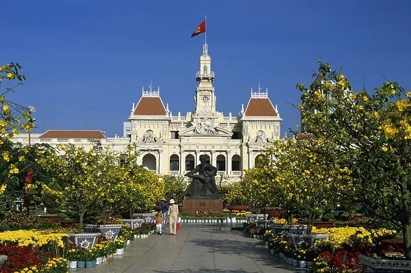 Hotel de Ville (Ho Chi Minh City Hall) decorated for Chinese New Year, Ho Chi Minh City (Saigon), Vietnam, Indochina, Southeast Asia, Asia