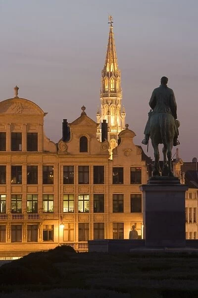 Hotel de Ville and St. Michael Statue at dusk, Brussels, Belgium, Europe