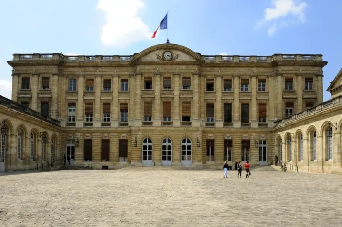 Framed Print : Hotel de Ville (Town Hall), Bordeaux, UNESCO World Heritage Site, Gironde, Aquitaine, France, Europe Framed Print : Hotel de Ville (Town Hall), Bordeaux, UNESCO World Heritage Site, Gironde, Aquitaine, France, Europe