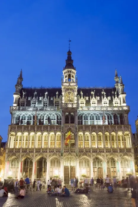 Framed Print : Hotel de Ville (Town Hall) in the Grand Place illuminated at night, UNESCO World Heritage Site Framed Print : Hotel de Ville (Town Hall) in the Grand Place illuminated at night, UNESCO World Heritage Site