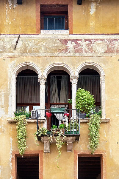 House facade with frescoes, Bassano del Grappa, Vicenza, UNESCO World Heritage Site, Veneto, Italy, Europe
