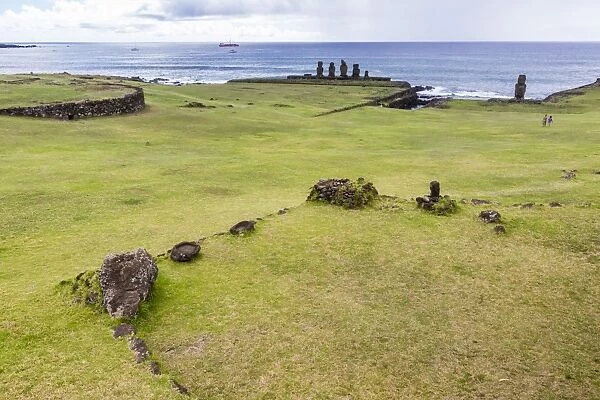 House foundation and six moai in the Tahai Archaeological Zone on Easter Island (Isla de Pascua) (Rapa Nui), UNESCO World Heritage Site, Chile, South America