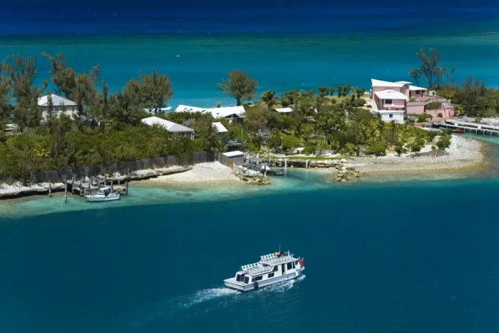 Framed Print : House on Paradise Island, Nassau, New Providence Island, Bahamas, West Indies Framed Print : House on Paradise Island, Nassau, New Providence Island, Bahamas, West Indies