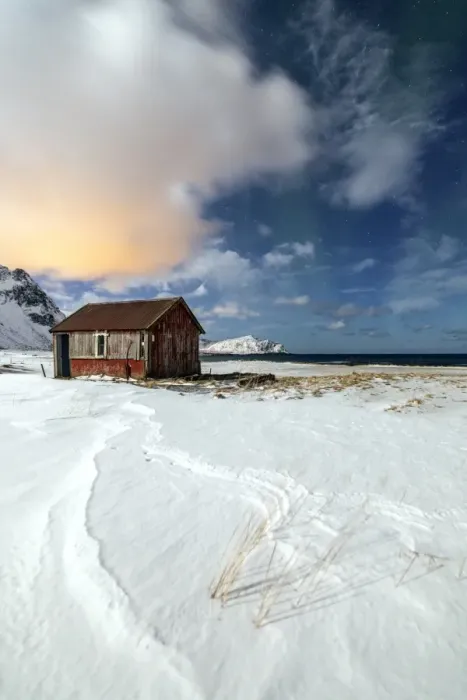 Framed Print : House surrounded by snow in a cold winter day, Flakstad, Lofoten Islands, Arctic Framed Print : House surrounded by snow in a cold winter day, Flakstad, Lofoten Islands, Arctic