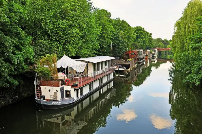 Framed Print : Houseboats on the Eilbek Canal, Hamburg, Germany, Europe Framed Print : Houseboats on the Eilbek Canal, Hamburg, Germany, Europe